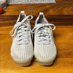 Gray Knit Low-Top Sneakers with Textured Design
